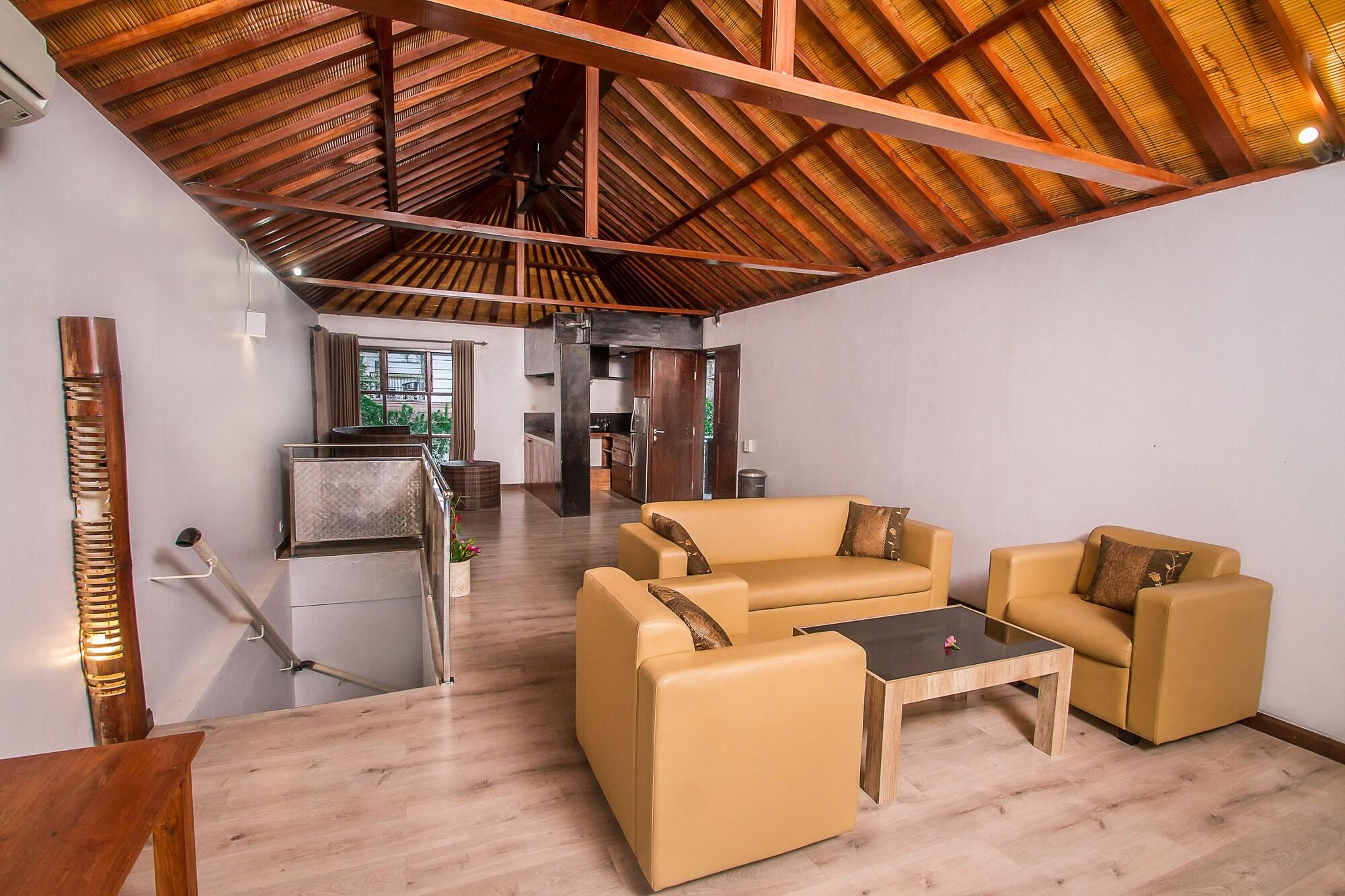 Puri Saron Hotel Madangan - Gianyar Gianyar  Exterior photo
