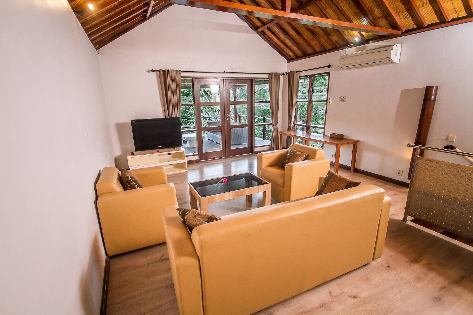 Puri Saron Hotel Madangan - Gianyar Gianyar  Exterior photo